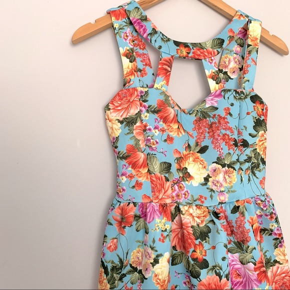 Floral Jewel Sweetheart Cut Out Sleeveless A-line Mini Dress in Aquamarine (S) - Picture 3 of 5